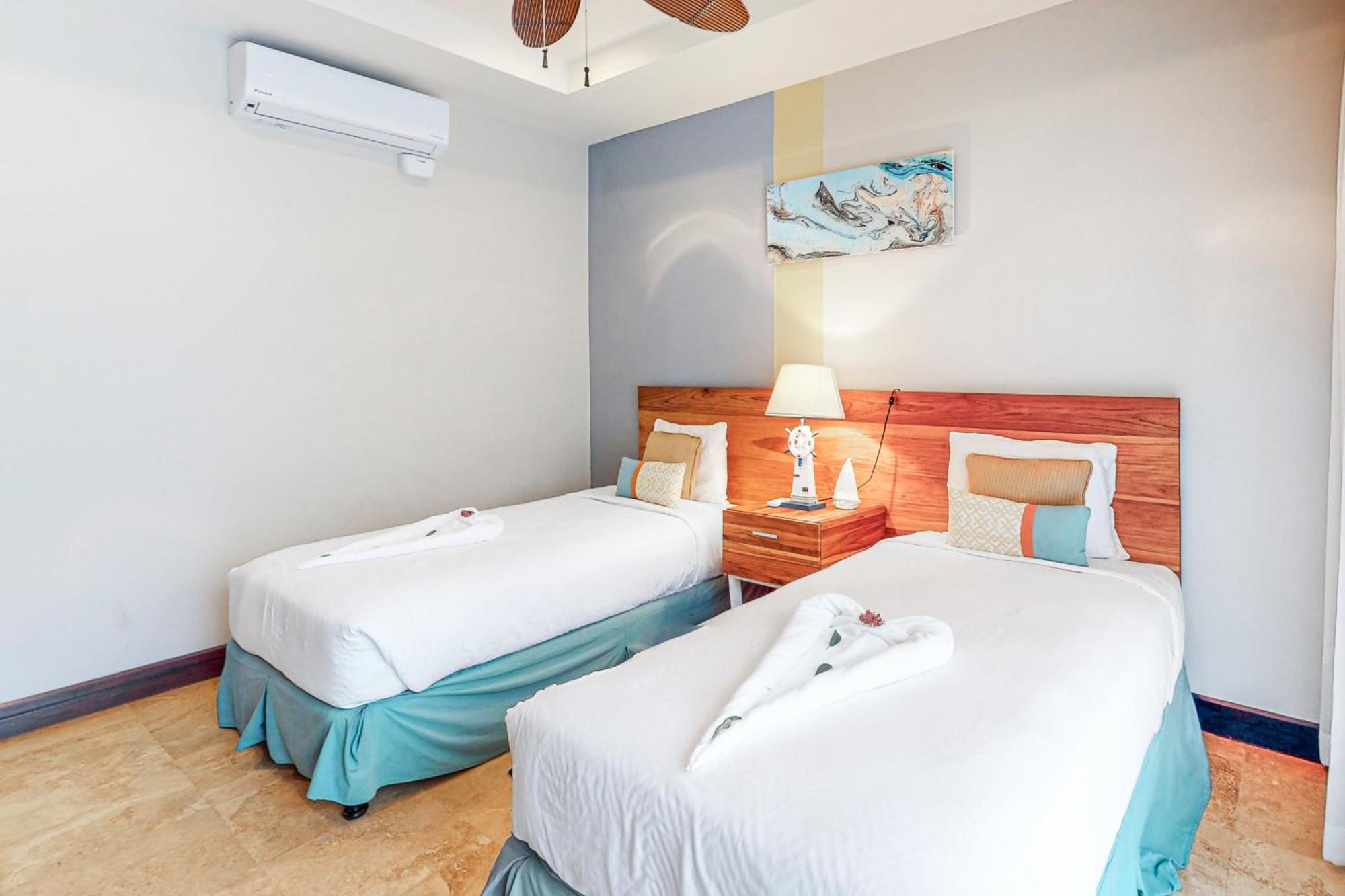 Condo @ Azul Paraiso Coco Bilik gambar